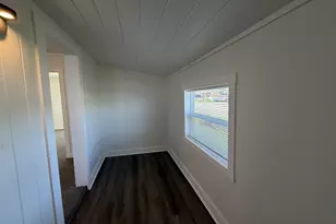 1386 Airway Ave, Sutherlin, OR 97479 - Photo 2