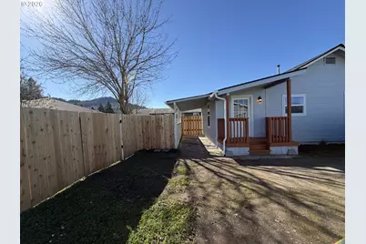 1386 Airway Ave, Sutherlin, OR 97479 - Photo 22