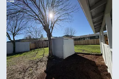 1386 Airway Ave, Sutherlin, OR 97479 - Photo 24