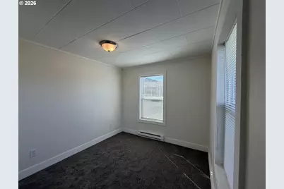 1386 Airway Ave, Sutherlin, OR 97479 - Photo 6