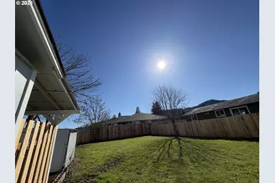 1386 Airway Ave, Sutherlin, OR 97479 - Photo 32