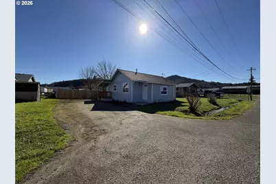 1386 Airway Ave, Sutherlin, OR 97479 - Photo 34