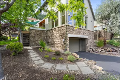 224 Volunteer Park Ln, Redmond, OR 97756 - Photo 2