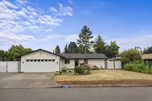 1320 NE 17th St, Gresham, OR 97030 - Photo 2