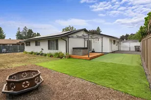 1320 NE 17th St, Gresham, OR 97030 - Photo 38