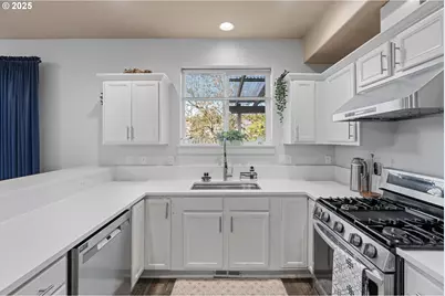 9488 SE Grace Cir, Happy Valley, OR 97086 - Photo 8