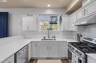 9488 SE Grace Cir, Happy Valley, OR 97086 - Photo 8