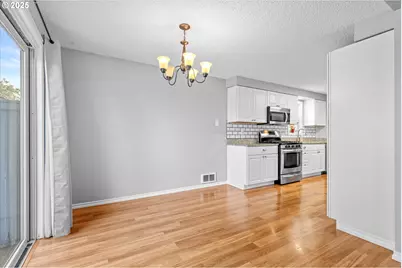 827 NE 90th Ave, Portland, OR 97220 - Photo 14