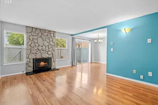 827 NE 90th Ave, Portland, OR 97220 - Photo 16