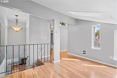 827 NE 90th Ave, Portland, OR 97220 - Photo 20