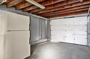 930 1st St, Springfield, OR 97477 - Photo 14