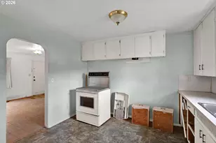 930 1st St, Springfield, OR 97477 - Photo 10