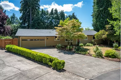 124 NE Lincoln Ct, Hillsboro, OR 97124 - Photo 1