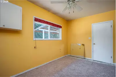 124 NE Lincoln Ct, Hillsboro, OR 97124 - Photo 34