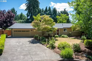124 NE Lincoln Ct, Hillsboro, OR 97124 - Photo 2
