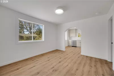404 SW Elmwood Ave, McMinnville, OR 97128 - Photo 8
