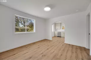 404 SW Elmwood Ave, McMinnville, OR 97128 - Photo 8
