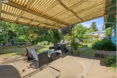 8703 NE Sacramento St, Portland, OR 97220 - Photo 24