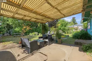 8703 NE Sacramento St, Portland, OR 97220 - Photo 24