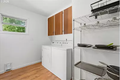 8703 NE Sacramento St, Portland, OR 97220 - Photo 14