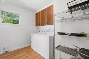 8703 NE Sacramento St, Portland, OR 97220 - Photo 14