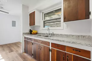 8703 NE Sacramento St, Portland, OR 97220 - Photo 12