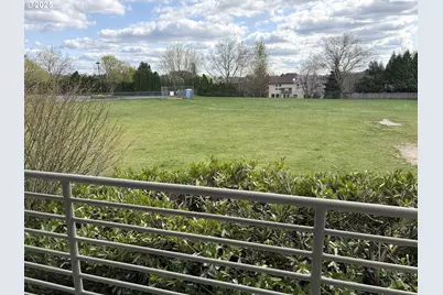 15072 NW Central Dr #406, Portland, OR 97229 - Photo 32