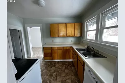 604 SW 2nd St, Enterprise, OR 97828 - Photo 8