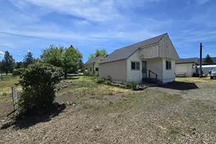 502 W 8th St, Wallowa, OR 97885 - Photo 2