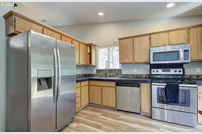 10517 NE 45th Ave, Vancouver, WA 98686 - Photo 8