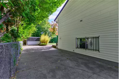 820 NE 168th Pl, Portland, OR 97230 - Photo 24