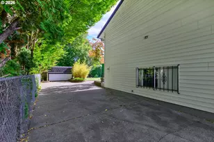 820 NE 168th Pl, Portland, OR 97230 - Photo 24