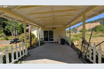 36991 Row River Rd, Cottage Grove, OR 97424 - Photo 30