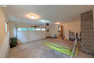 36991 Row River Rd, Cottage Grove, OR 97424 - Photo 14