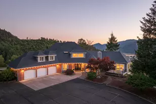 317 Aker Dr, Myrtle Creek, OR 97457 - Photo 1