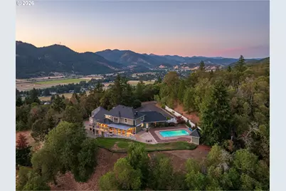 317 Aker Dr, Myrtle Creek, OR 97457 - Photo 2