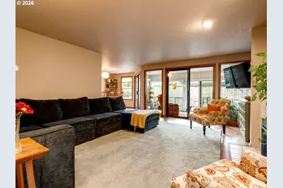 2315 NE 156th Pl, Portland, OR 97230 - Photo 6