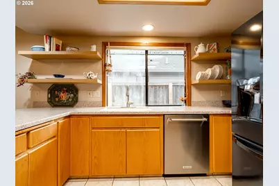 2315 NE 156th Pl, Portland, OR 97230 - Photo 14