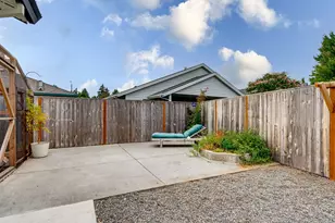 2315 NE 156th Pl, Portland, OR 97230 - Photo 36
