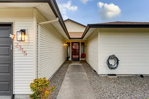 2315 NE 156th Pl, Portland, OR 97230 - Photo 2
