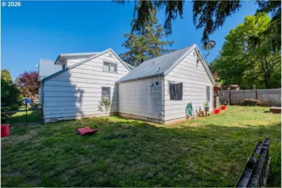 110 8th Ave, Sweet Home, OR 97386 - Photo 10