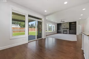 13540 SE Greenwood Ct, Clackamas, OR 97015 - Photo 12