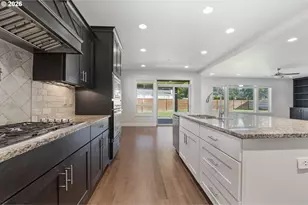 13540 SE Greenwood Ct, Clackamas, OR 97015 - Photo 2