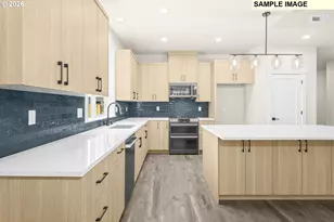 2201 E Juniper Cir, La Center, WA 98629 - Photo 10