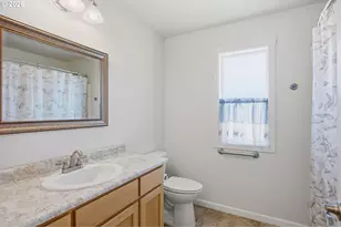 101 SE Yorktown Dr, Grants Pass, OR 97527 - Photo 20