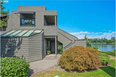 5672 S Riverpoint Ln, Portland, OR 97239 - Photo 1