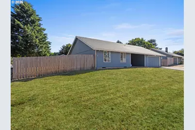 205 NW Loan Pl, Vancouver, WA 98665 - Photo 4