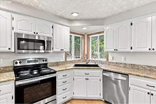 5746 Flairstone Dr, Salem, OR 97306 - Photo 8