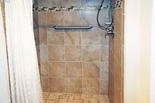 15603 NE Tillamook St, Portland, OR 97230 - Photo 18