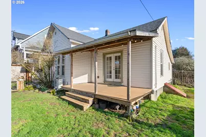 7028 N Saint Louis Ave, Portland, OR 97203 - Photo 2